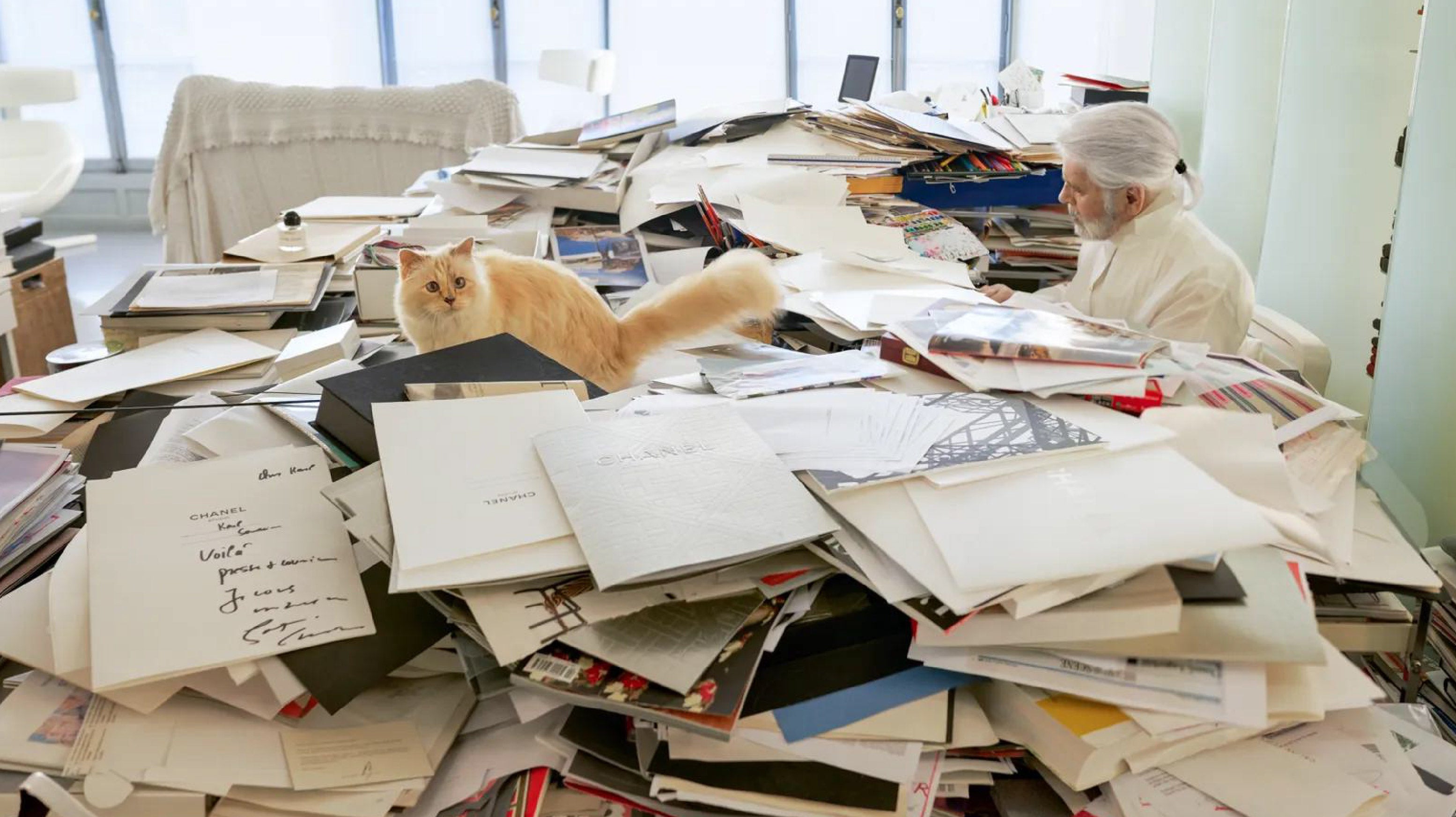 The Legendary Karl Lagerfeld: A Pioneer of Fashion