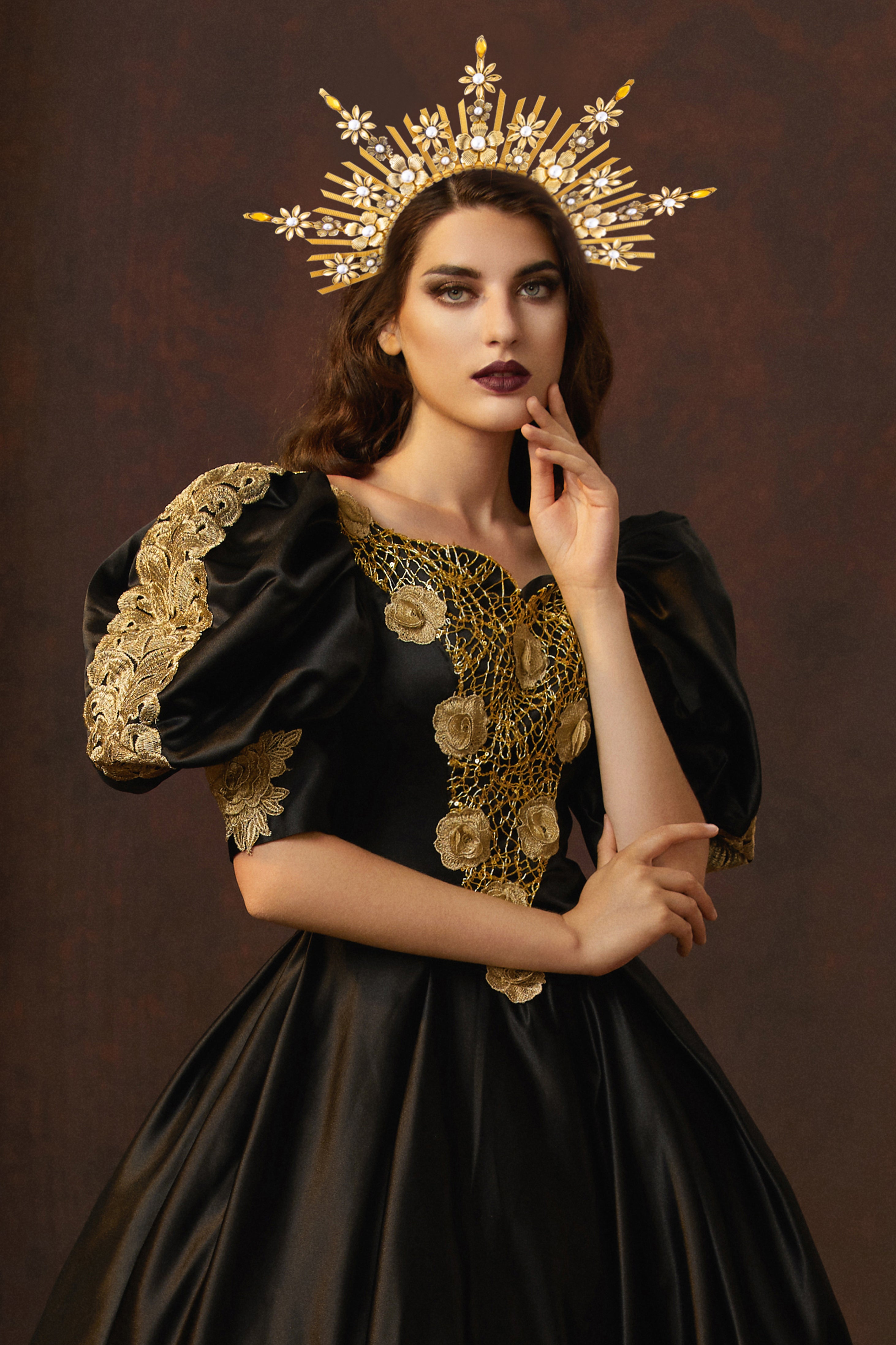 Floral Sunburst Mary Halo Crown | Gold | 4