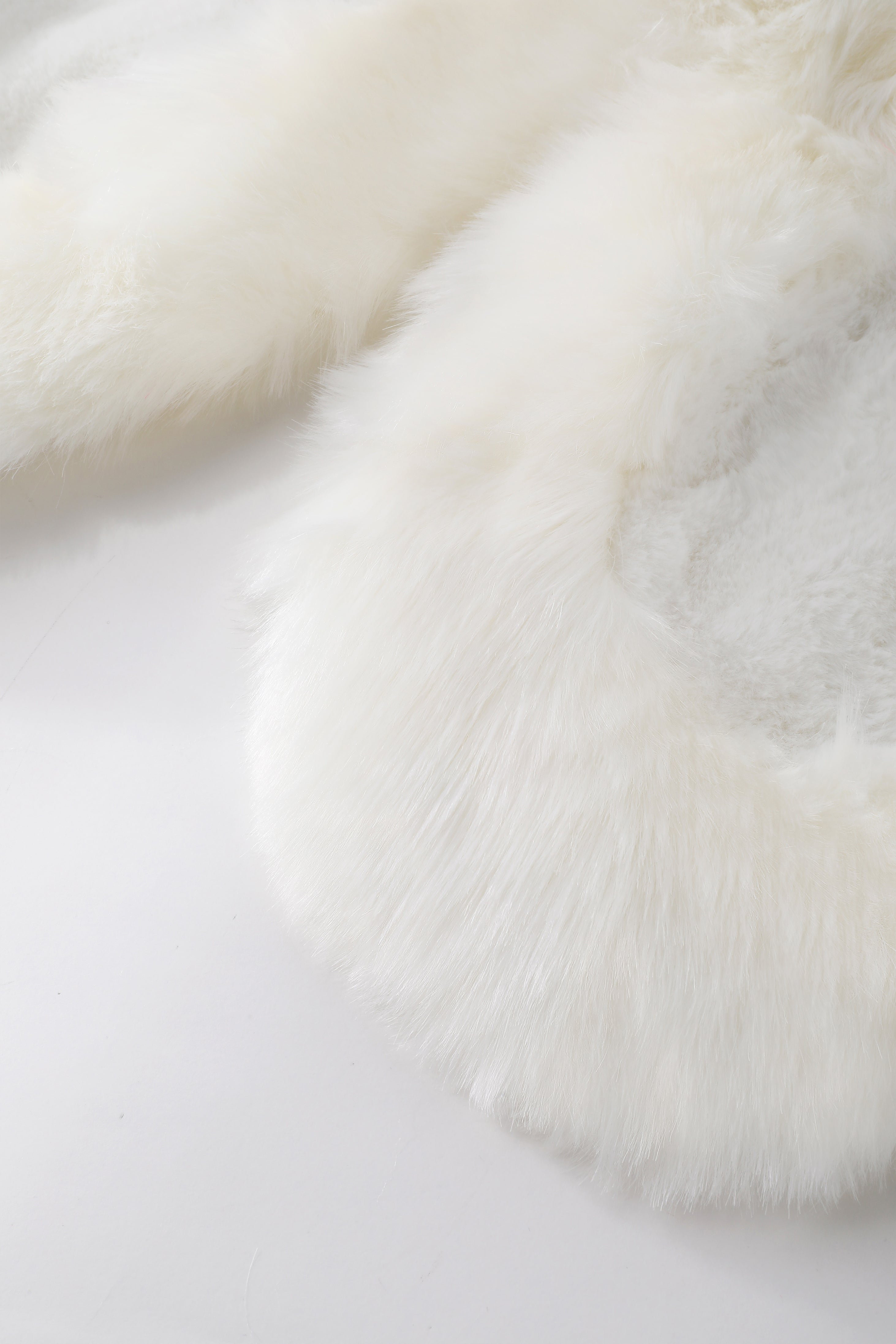 Gorgeous Faux Fur Wrap Evening Cape | White | 3