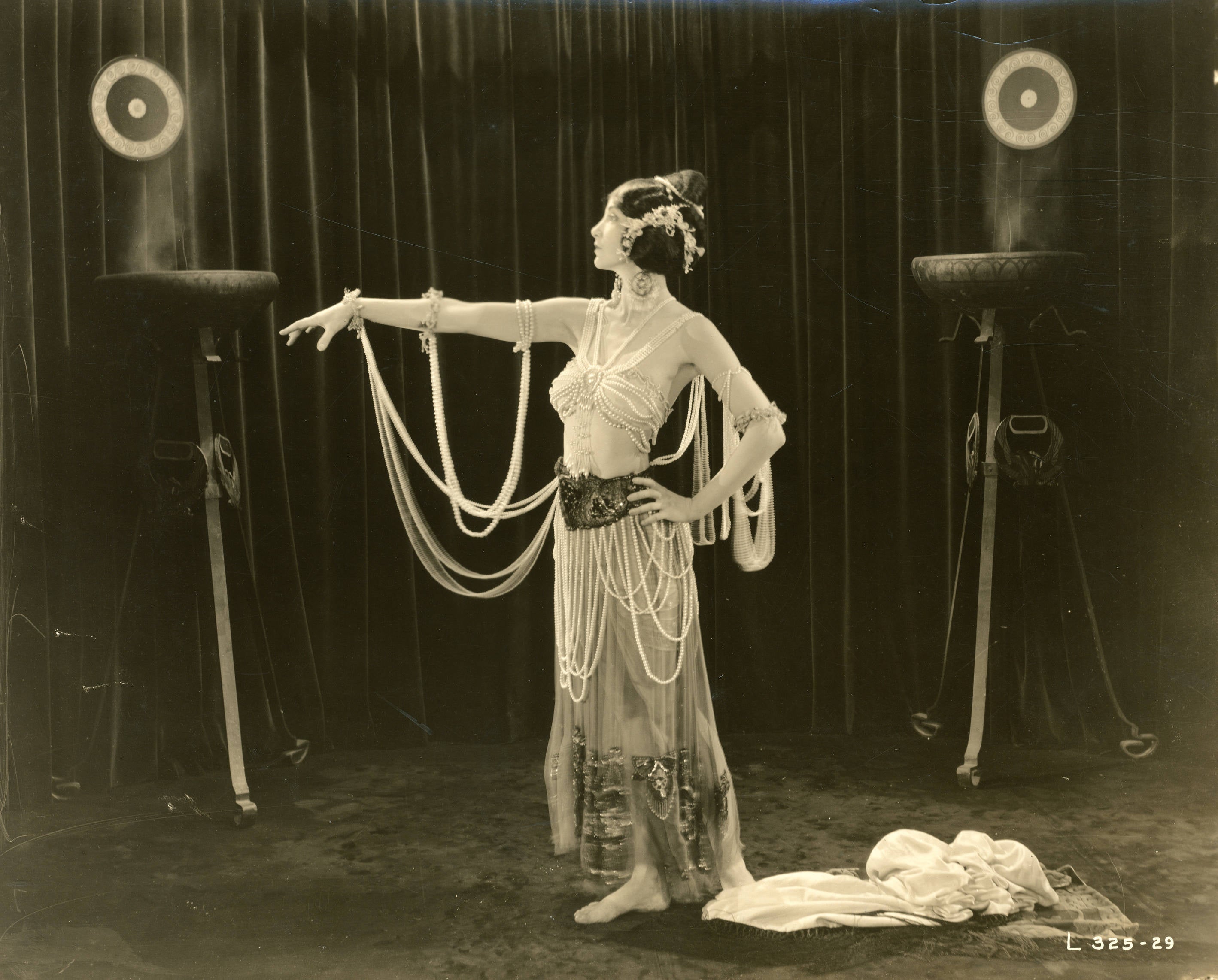 The Knotted Pearl: A Swing of Rebellion