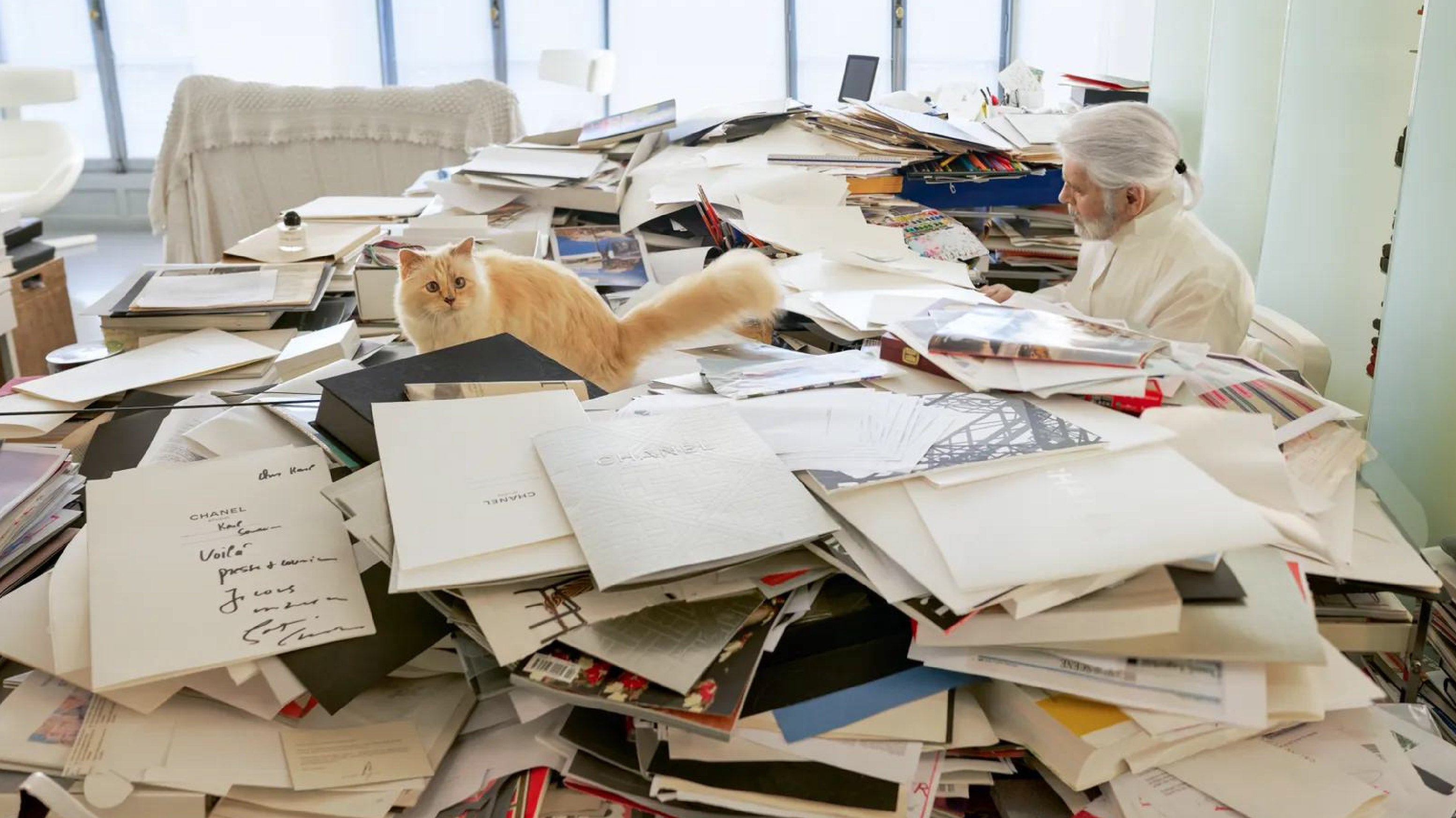 The Legendary Karl Lagerfeld: A Pioneer of Fashion