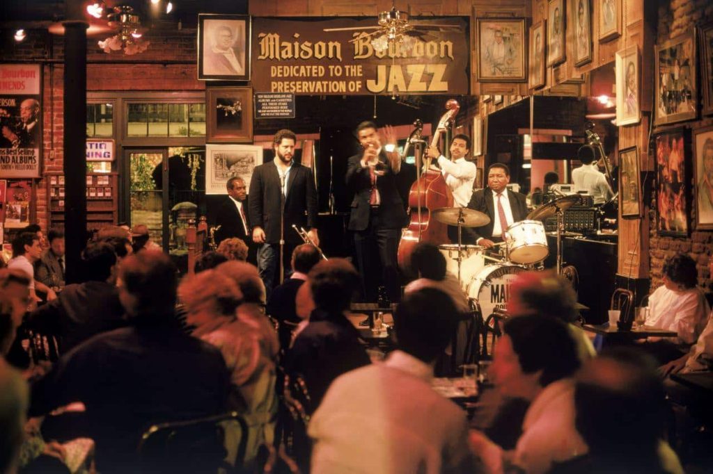 Jazzing it Up: How to Dress for a Night Out at the Jazz Club BABEYOND Jazzing it Up: How to Dress for a Night Out at the Jazz Club BABEYOND