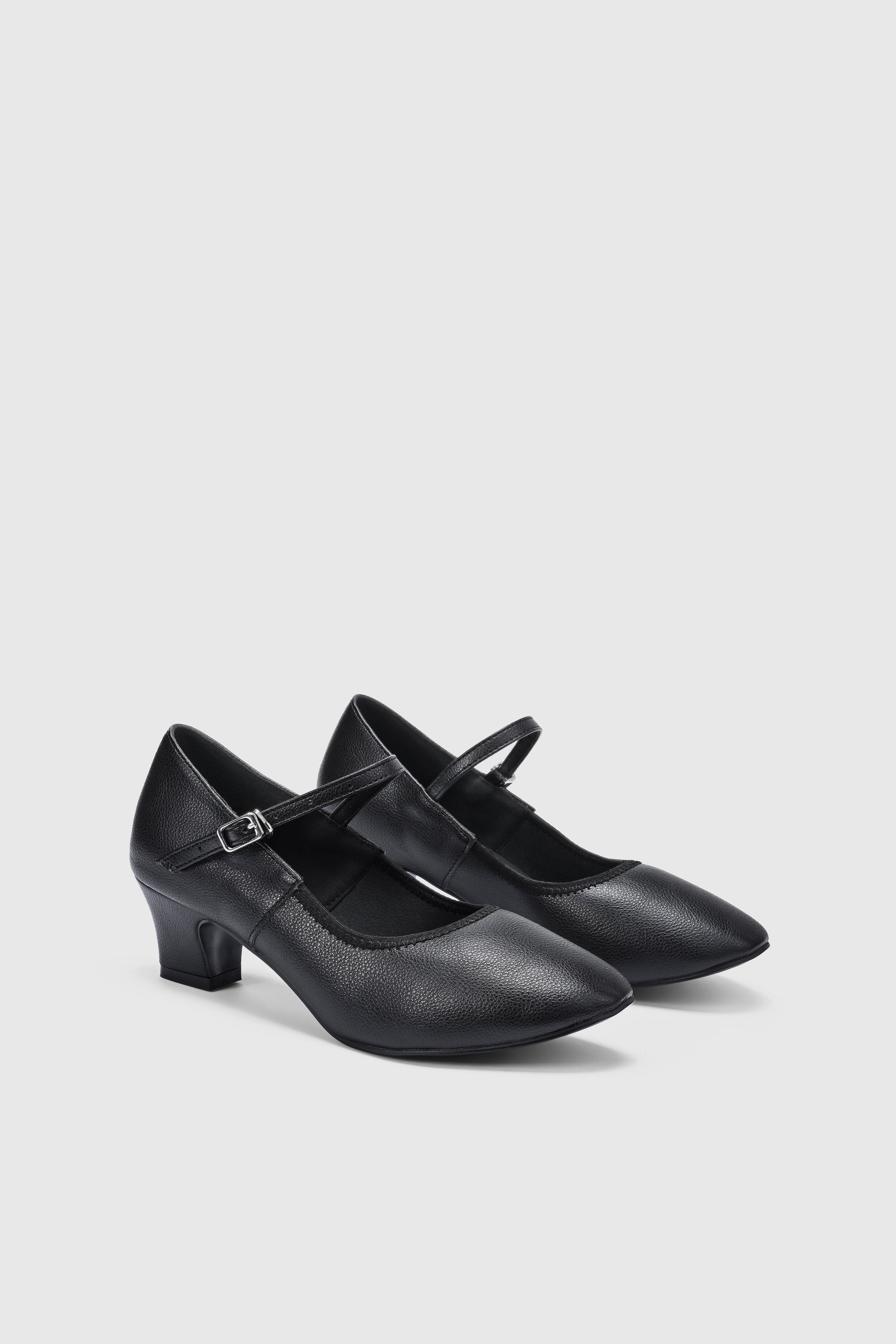 Classic Round Toe Mary Jane Shoes