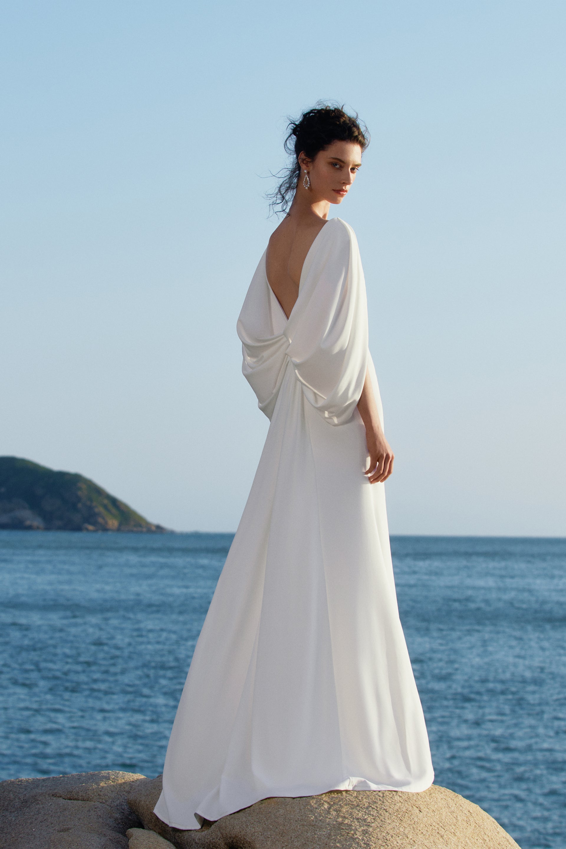BABEYOND 1920s Inspired Low Back Draped Cape Wedding Gowns, Elegant 1920s Wedding Evening Dresses, White, Size 4 BABEYOND 1920s Inspired Low Back Draped Cape Wedding Gowns, Elegant 1920s Wedding Evening Dresses, White, Size 4