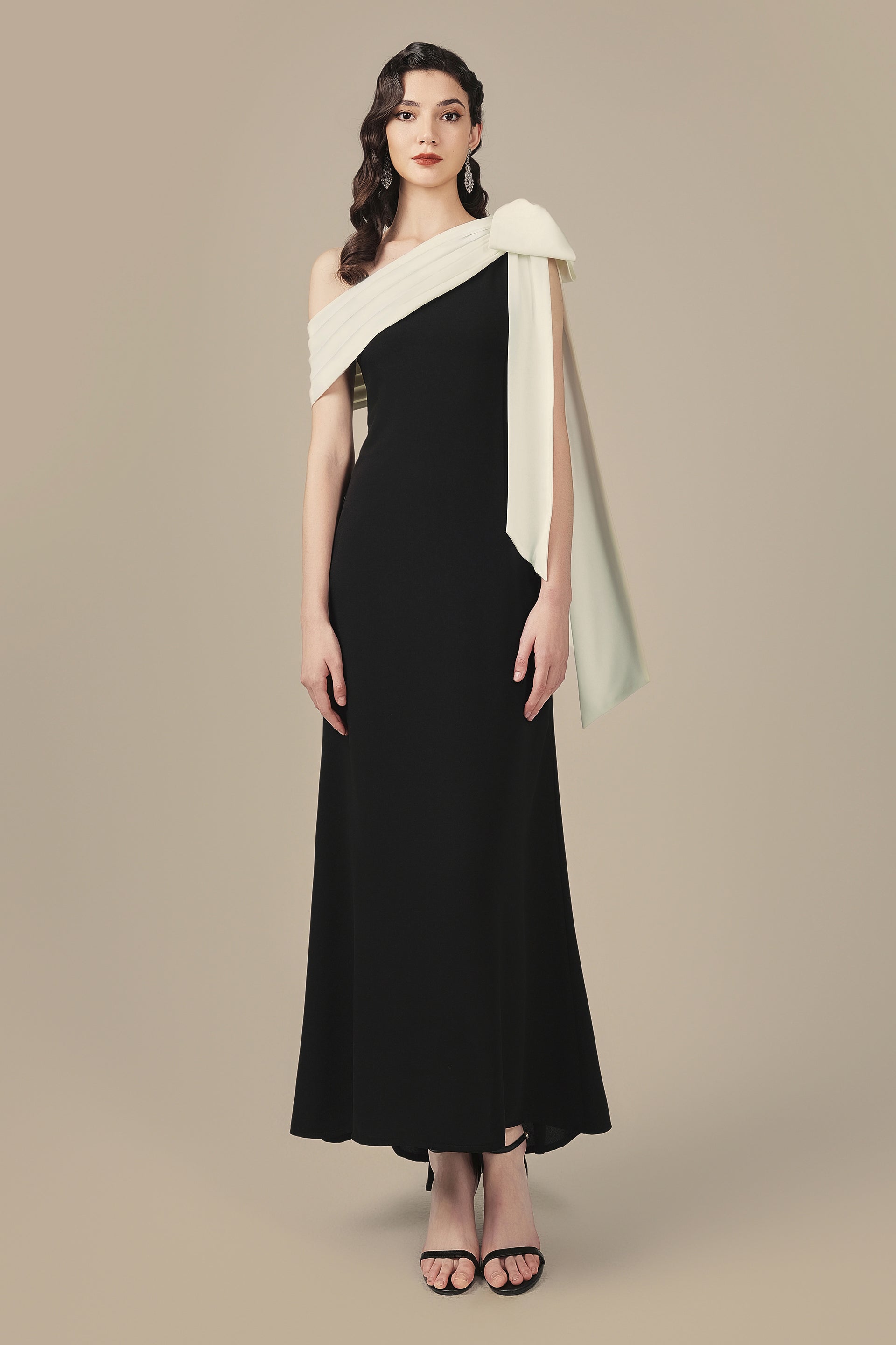 Shop Evening Gowns - Glamour Off-Shoulder Evening Gown | BABEYOND Shop Evening Gowns - Glamour Off-Shoulder Evening Gown | BABEYOND
