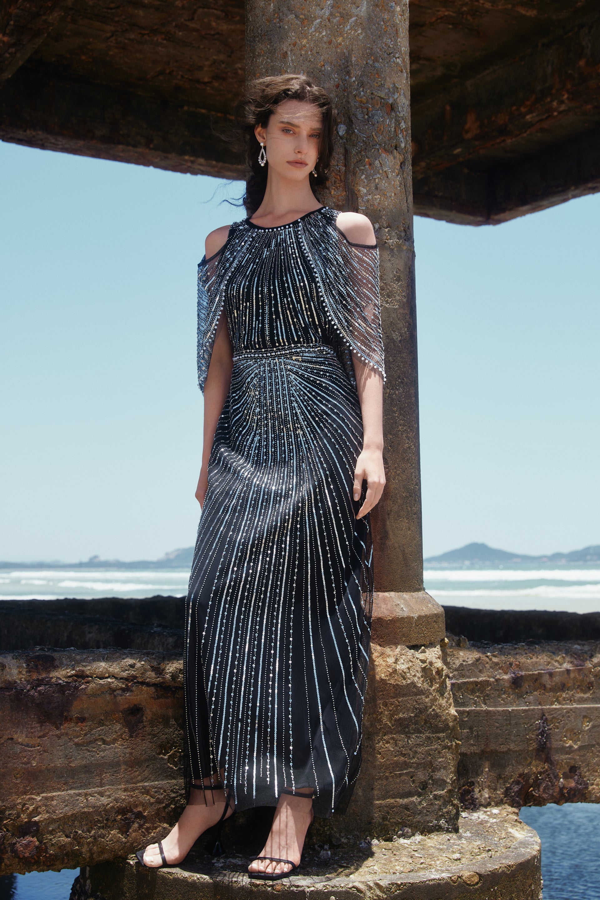 BABEYOND Sparkling Cape Sleeve 1920s Wedding Guest Evening Gowns, Beaded 1920s Long Flapper Dress, Black / Silver, Size 8