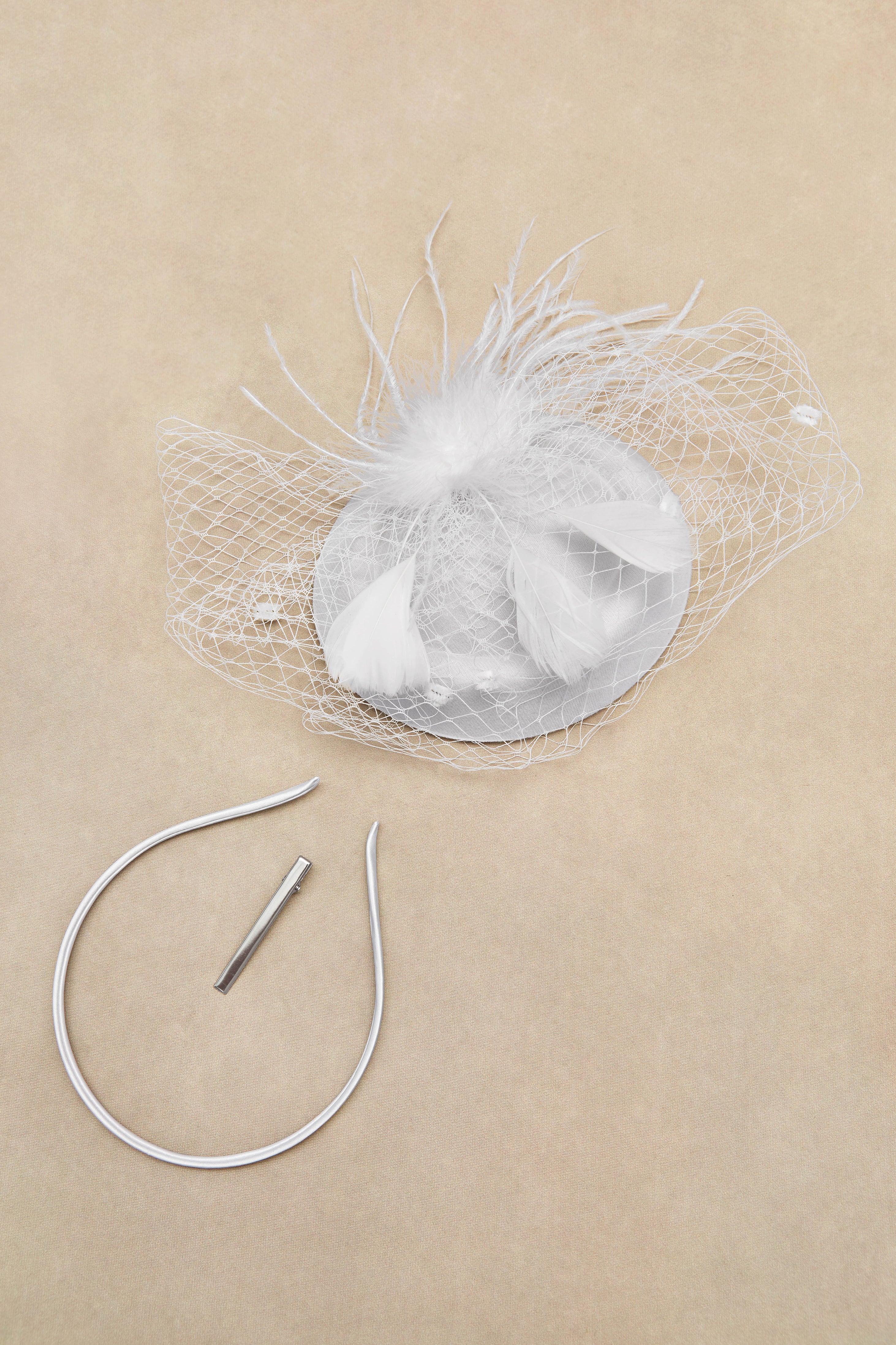 Vintage Feather Veil Fascinator | Snow | 2