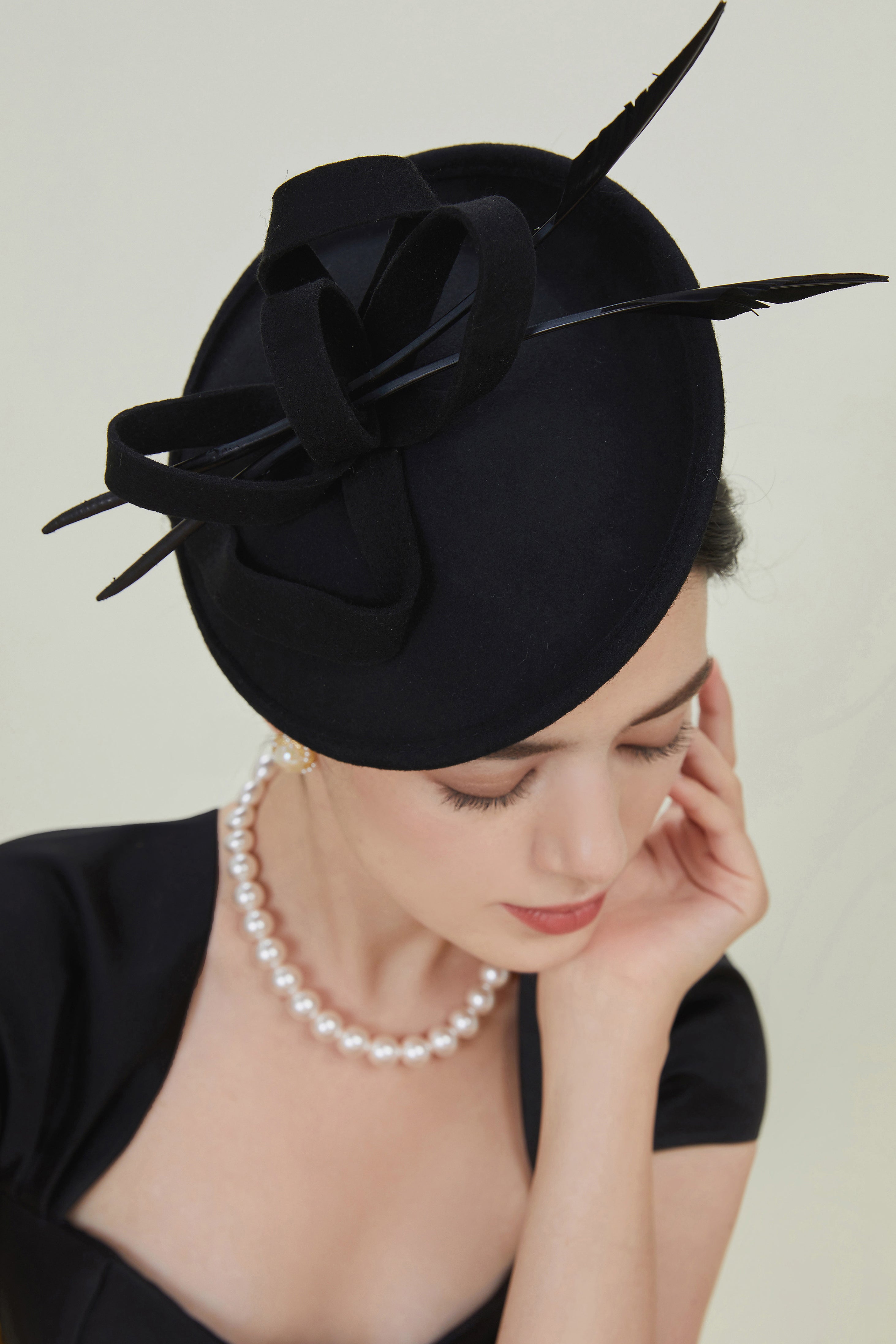 Bow Knot Cocktail Feather Pillbox Fascinator | Black | 2