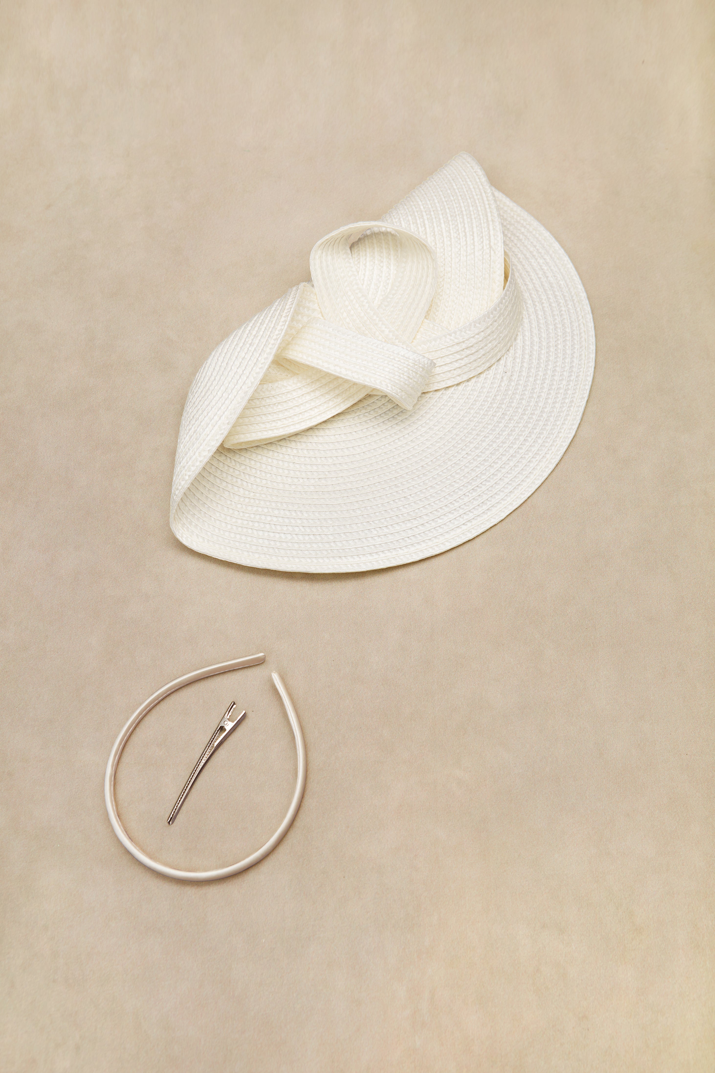 Straw Pillbox Race Day Fascinator | offwhite | 2