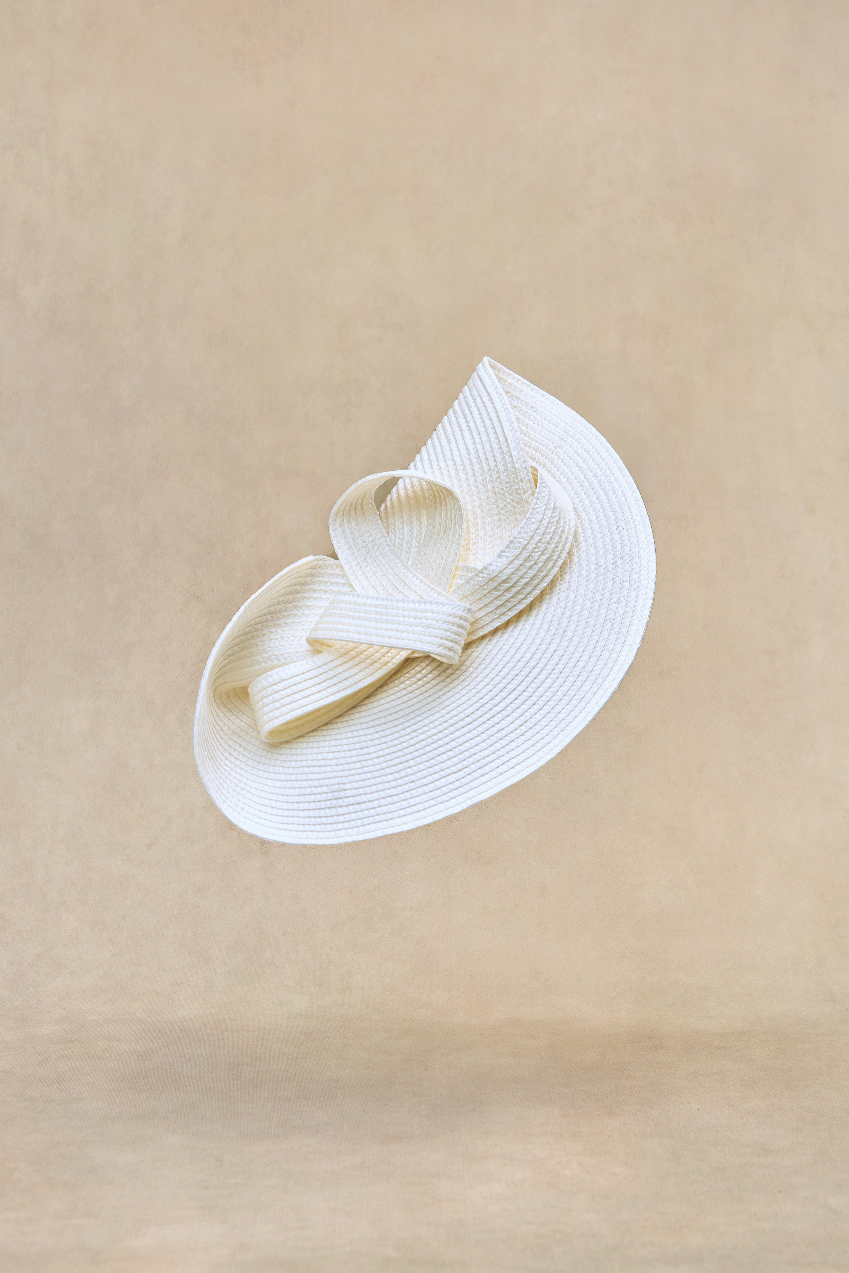 Straw Pillbox Race Day Fascinator | white | 1